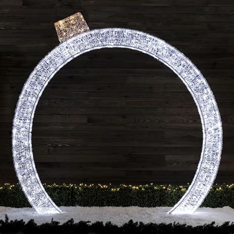 Holiday Living 108 In Ornamental Arch Sculpture With White Led Lights