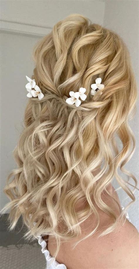 35 Enchanting Hairstyles For A Fairytale Wedding Curly Medium Length