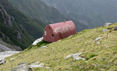 In Vista Del Bivacco Aronte Nei Pressi Del Passo Della Hikr Org