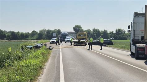 Fiorano Schianto Frontale Tra Due Auto Di Grossa Cilindrata Tre