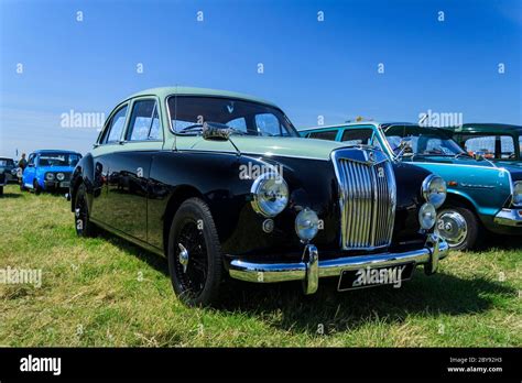 1958 Mg Magnette Zb Varitone Saloon Stock Photo Alamy