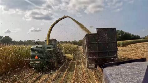 John Deere 7500 Chopping Corn Ride Along In The Trucks Youtube