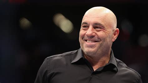 Poll Finds Listening To Joe Rogan Is Dating Red Flag For Many