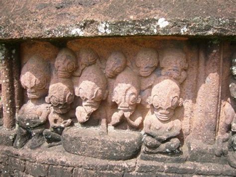 Mysterious Ancient Statues On The Island Of Nuku Hiva Messagetoeagle