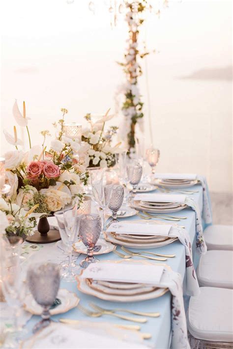 This Destination Wedding in Santorini Will Take Your Breath Away ...