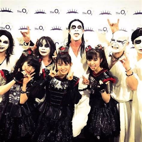 V Deo Chad Smith De Red Hot Chili Peppers Se Une A Babymetal Para Versionar A Judas Priest
