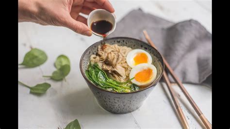 Ramen De Maitake Espinacas Y Huevo Fast Good Youtube