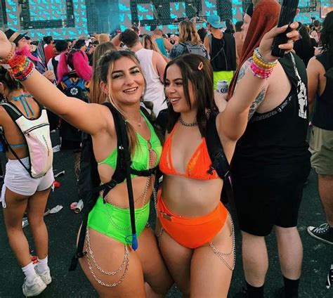 Green And Orange Nudes FestivalSluts NUDE PICS ORG