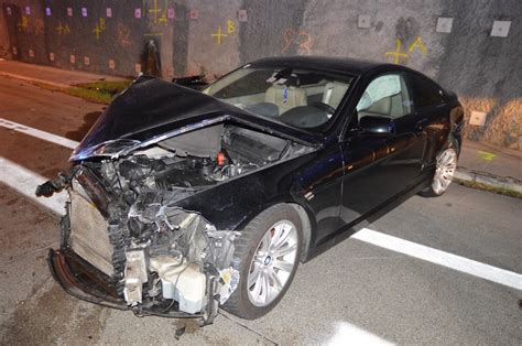 Flucht Vor Polizei BMW Fahrer Verursacht In Wien Schweren Unfall