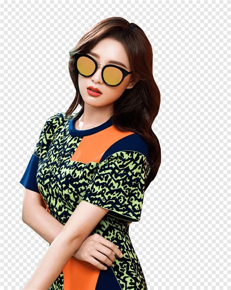 Kim Ji Won Woman Multicolored Top And Sunglasses Png Pngegg