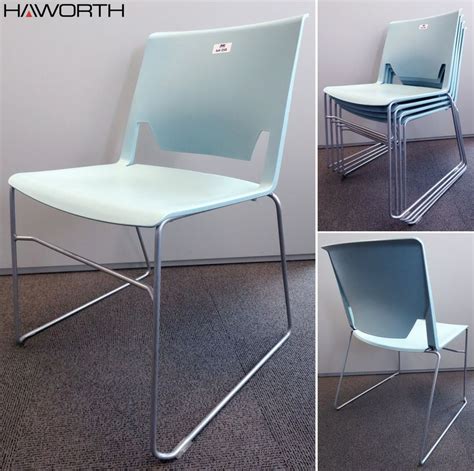 4 Chaises Empilables De Marque Haworth Modele Very Assise Et Dossier En