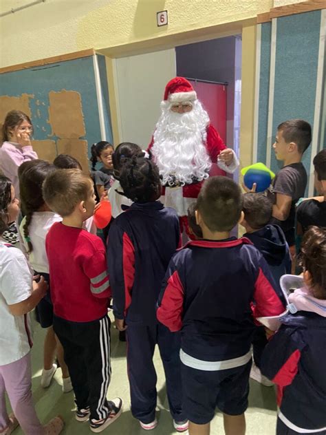 Pap Noel Visita Al Alumnado De Acogida Temprana Y Permanencia Ceip