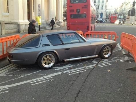 Jensen Interceptor From Fast And Furious Chica En Bicicleta Vehiculos Autos