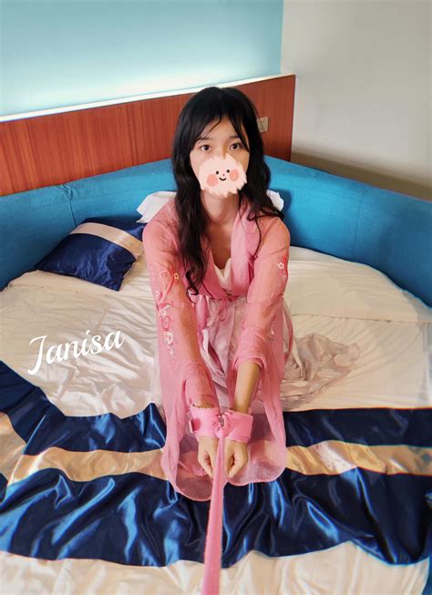 Janisa 羁束 15P 第1页 小姐姐 维秘秀