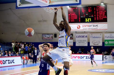 Basket La Infodrive Capo D Orlando Domani Alle Al Palafantozzi