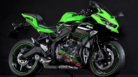 Kawasaki’s baby Ninja ZX-25R is quite the screamer at 17,000 rpm -Take ...