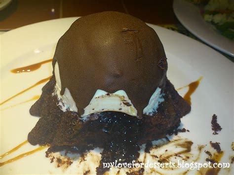 My Love for Desserts and Everything Sweet..: Chili's Molten Chocolate Cake