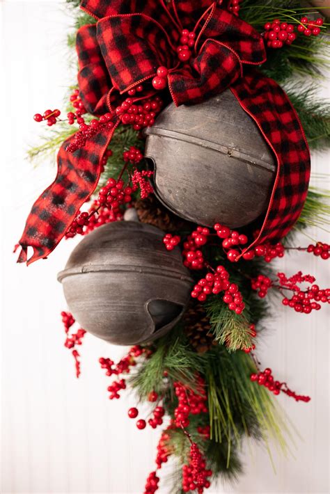 4 Steps To Make Your Own Gorgeous Christmas Swag Decorator S Warehouse