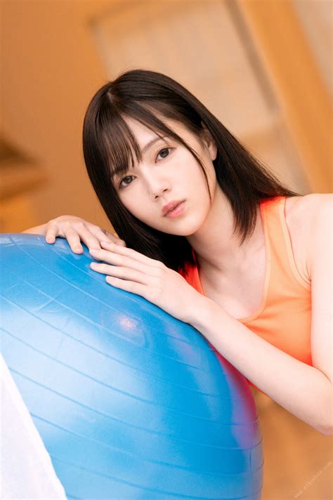 Photobook 2021 05 14 Remu Suzumori 涼森れむ Stay transparent 透明なままで