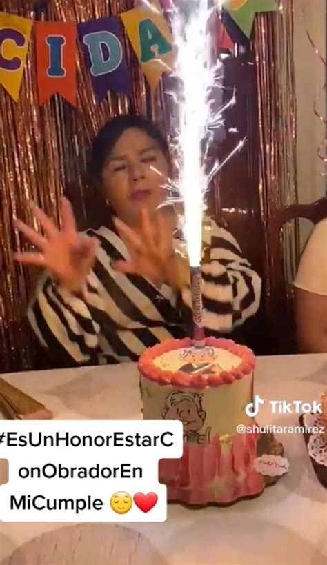 Mujer celebra cumpleaños con temática de AMLO VIDEO