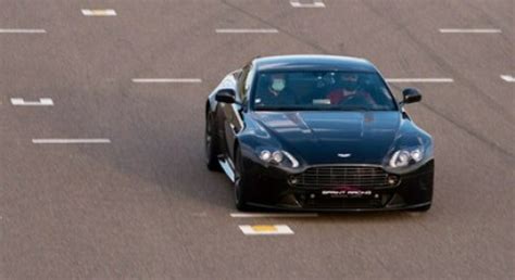 Pilotage D Une Aston Martin Vantage Circuit De Haute Saintonge