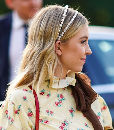 How to Wear a Headband: 15 Best Headband Hairstyles
