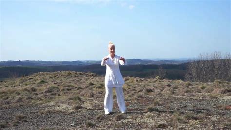 Les 18 Mouvements De Tai Ji Qi Gong Part L Youtube