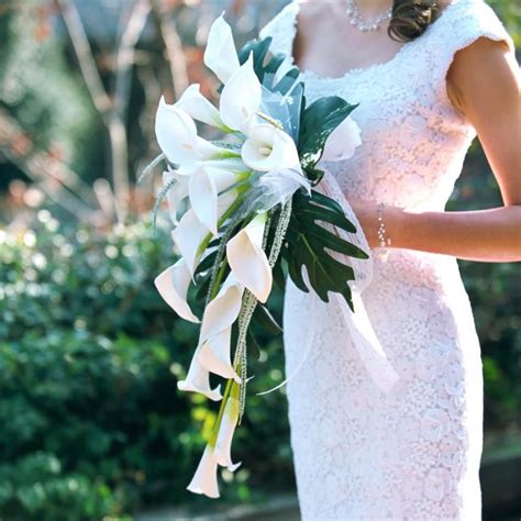 Pictures of Calla Lily Bridal Bouquets | LoveToKnow | Calla lily bridal ...