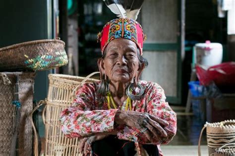 Indonesia Go Id Telingaan Aruu Tradisi Suku Dayak Yang Mulai