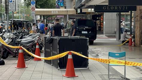 快訊北市東區街頭女子墜樓 屍塊四散明顯死亡警封鎖現場 中天新聞網