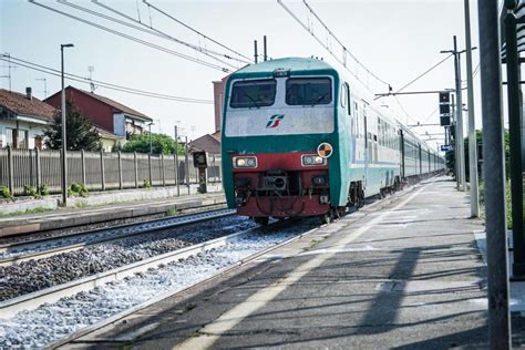 Salerno Deragliamento Di Un Treno A San Severino Di Centola Nessun