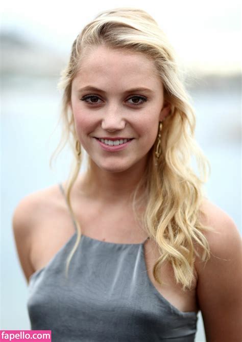 Maika Monroe Maikamonroe Nude Leaked Photo Fapello