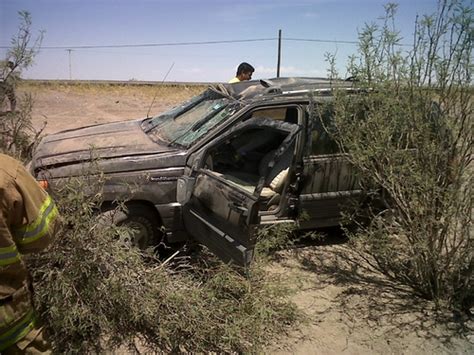 Le truena una llanta y se vuelca El Siglo de Torreón