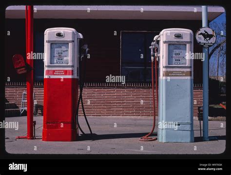 Amoco Gas Pumps Hi Res Stock Photography And Images Alamy