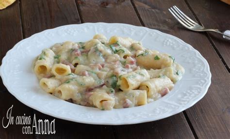 RIGATONI CON CREMA DI FAGIOLI E SPECK Saporitissimi