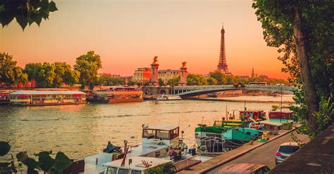 Dîner Croisière Romantique Sur La Seine Musement