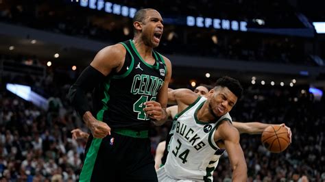 Celtics Horford Turns Back The Clock And The Bucks The New York Times