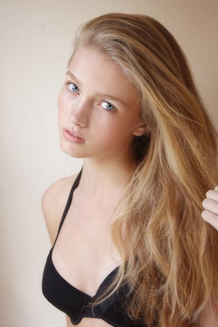 Classify Dutch Model Romy Van De Laar