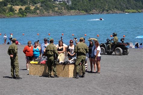 Carabineros Del Gope Entregan Recomendaciones A Turistas En La Playa