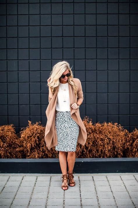 135 Non Boring Work Outfits To Wear This Fall