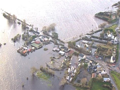 Flood warning remains in Cork