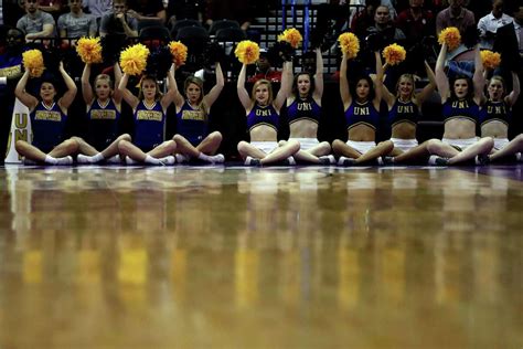 Cheerleader Checklist At University Of Washington Offends Many Who Think It Objectifies Women