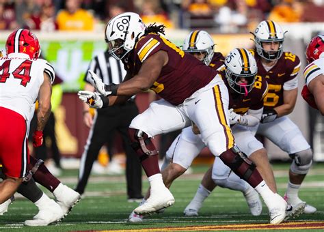 Gophers Left Tackle Aireontae Ersery Is Out To Prove Hes ‘the Best