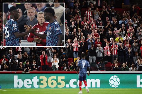 Arsenal Star Bukayo Saka Given Standing Ovation From Brentford Fans