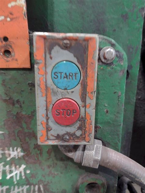 Cincinnati Inc Shears Power Squaring In Machine Hub