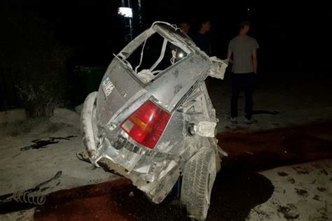 DIREKTNO SE ZAKUCAO U OGRADU I PREPOLOVIO AUTO Posle strašne nesreće