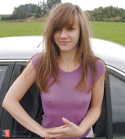 Nips Pokies Bare Chested Downblouse ZB Porn