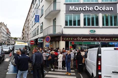 VIDEO À Vannes lhôtel Manche Océan brade son mobilier et attire une