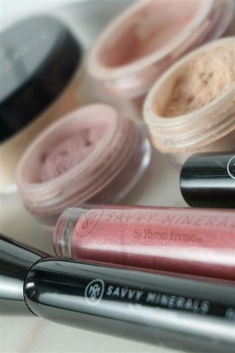 7 Reasons to Choose Clean, Healthy, and Non-toxic Mineral Makeup