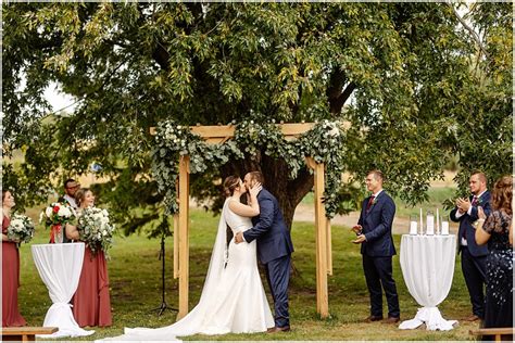 Red Barn Farm Wedding | Karli & Corey | Cameron & Tia Photography